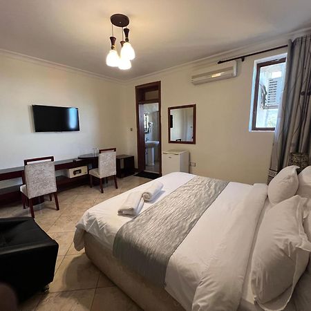 Nejobugg Palace Hotel Nkoanrua ภายนอก รูปภาพ