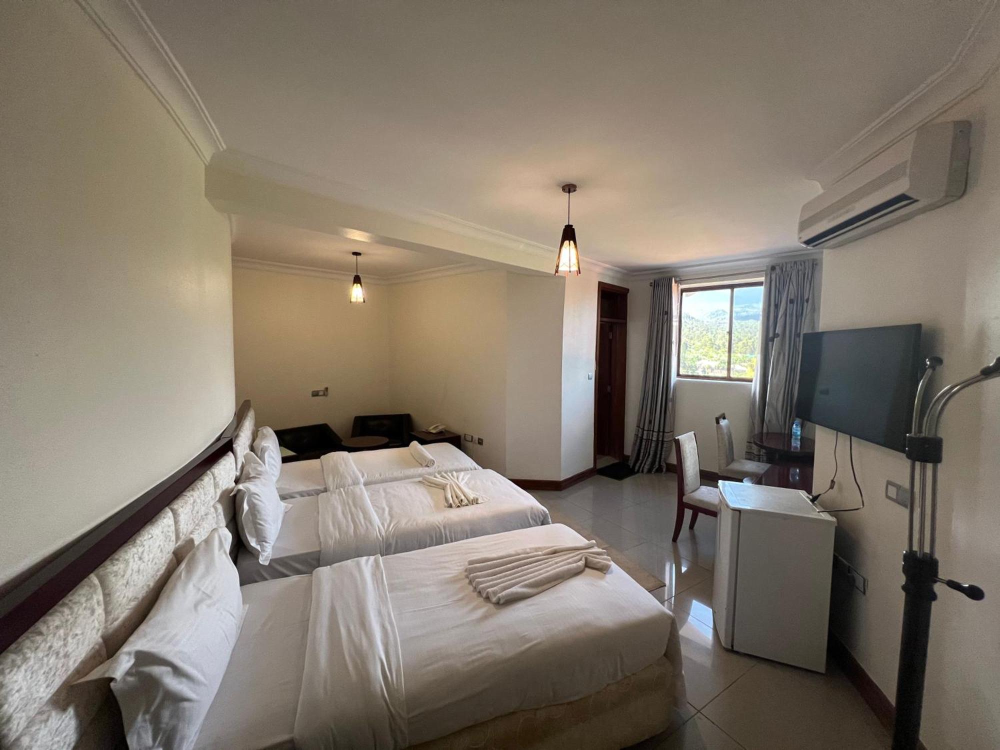 Nejobugg Palace Hotel Nkoanrua ภายนอก รูปภาพ