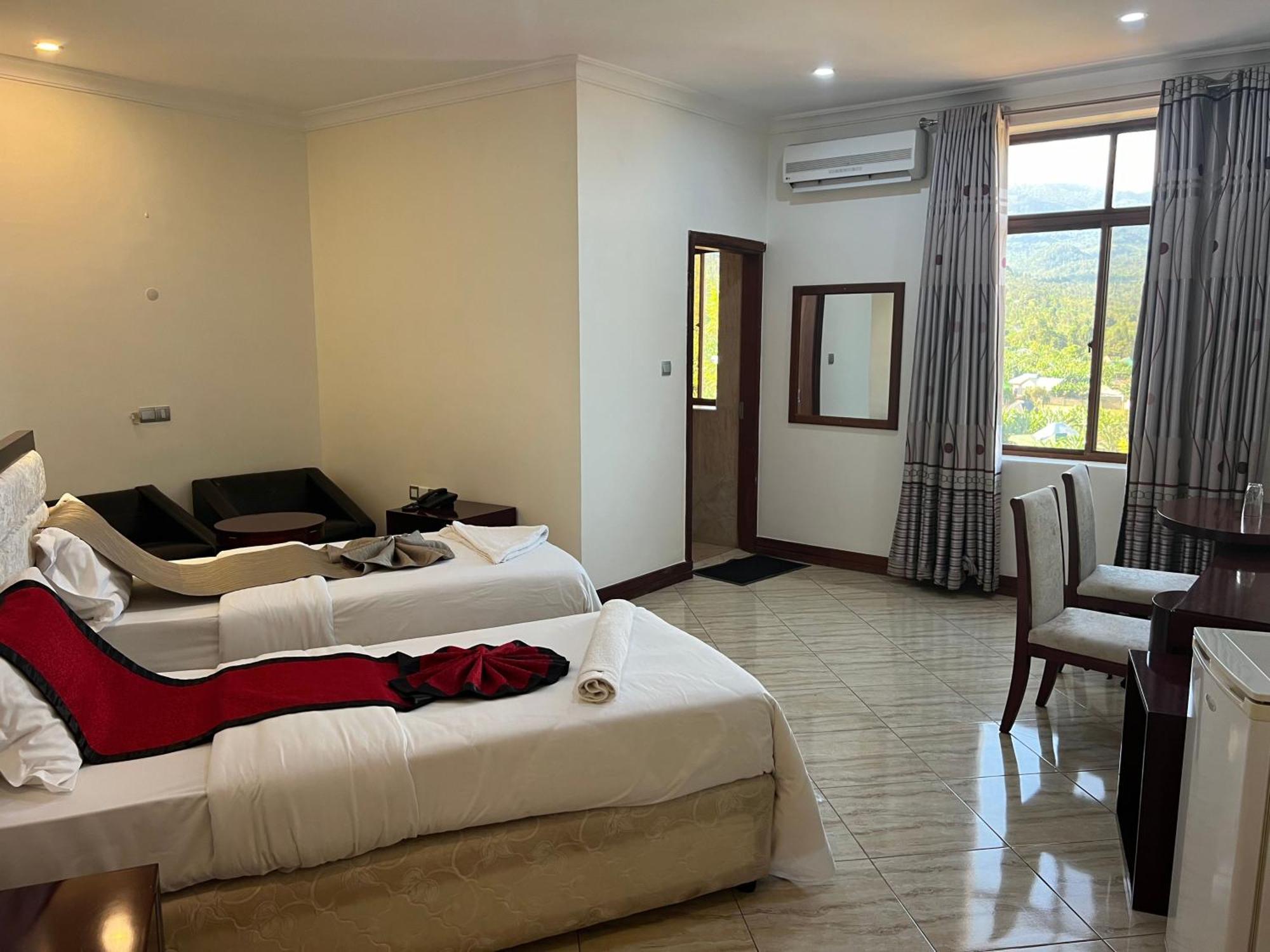 Nejobugg Palace Hotel Nkoanrua ภายนอก รูปภาพ