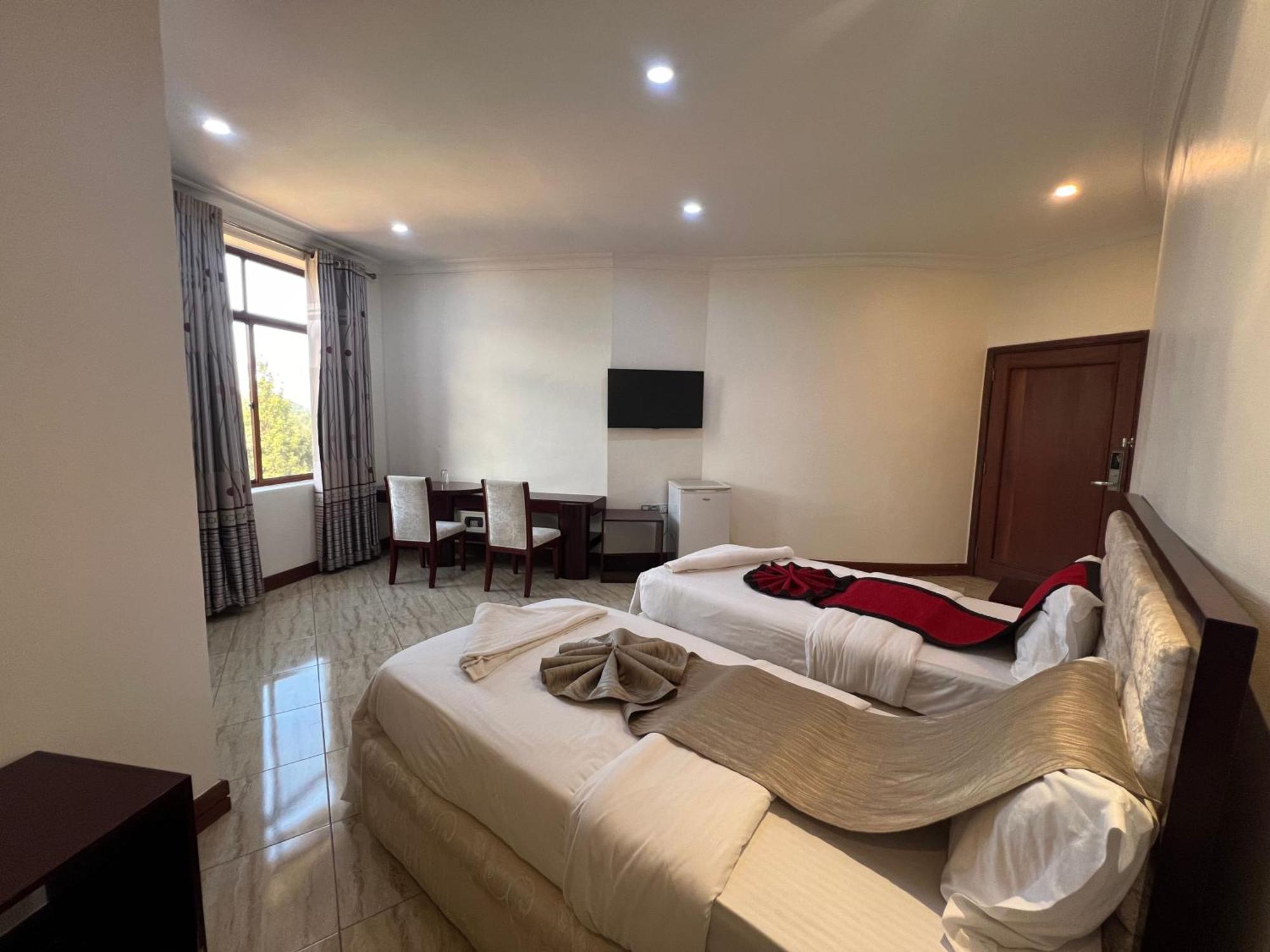 Nejobugg Palace Hotel Nkoanrua ภายนอก รูปภาพ