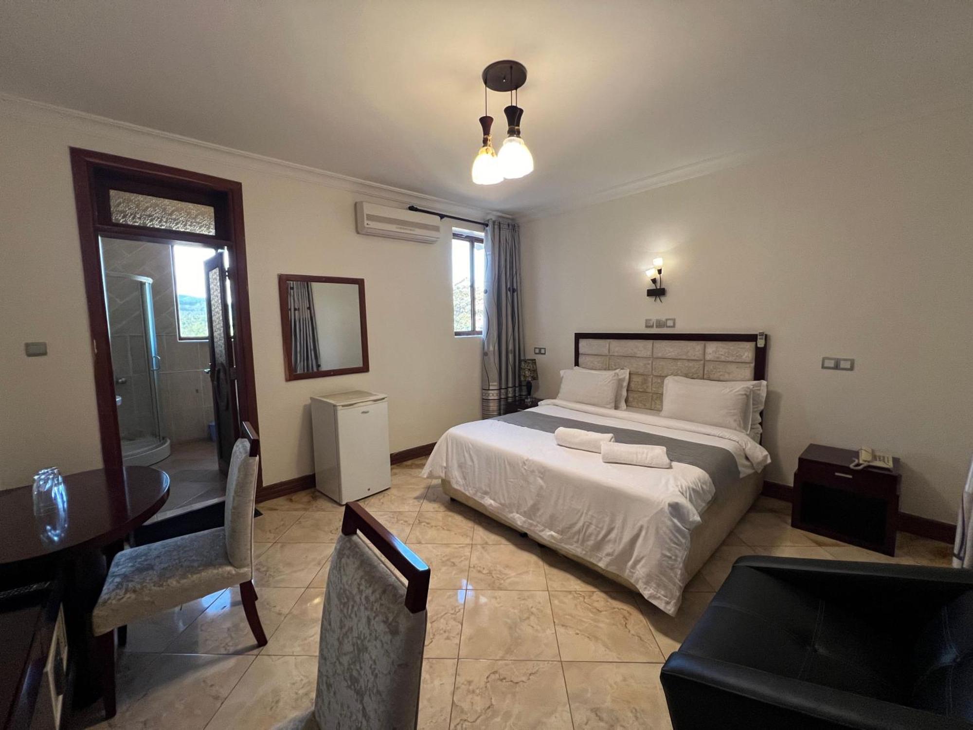 Nejobugg Palace Hotel Nkoanrua ภายนอก รูปภาพ