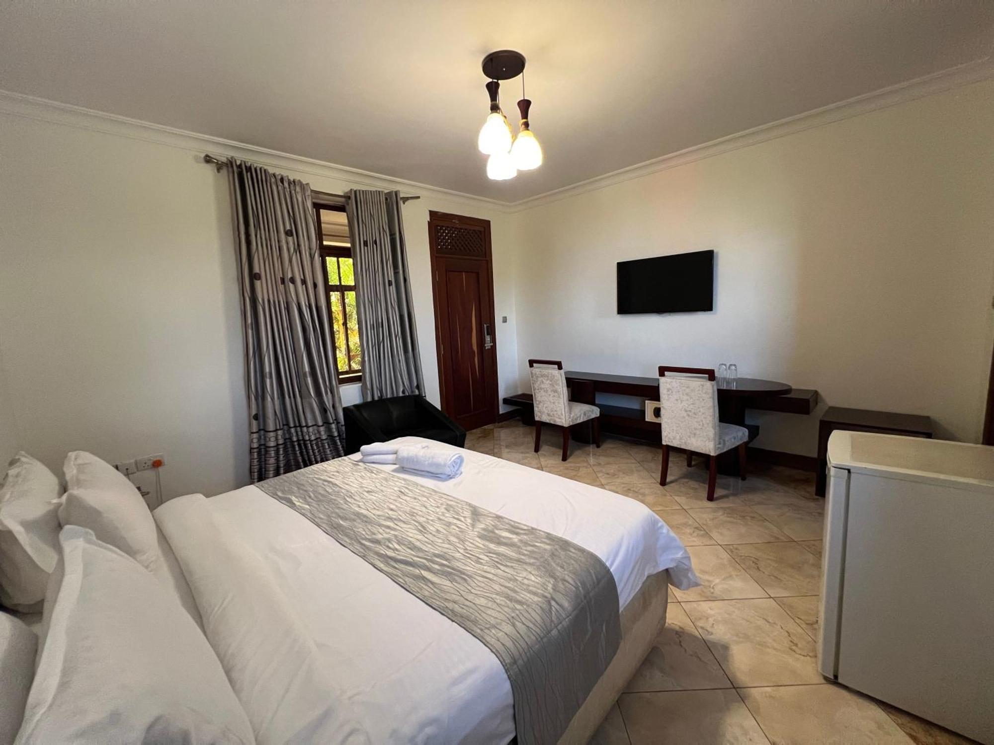 Nejobugg Palace Hotel Nkoanrua ภายนอก รูปภาพ