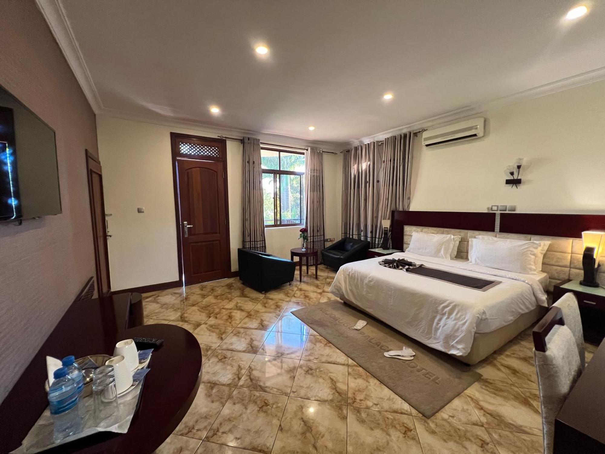 Nejobugg Palace Hotel Nkoanrua ภายนอก รูปภาพ