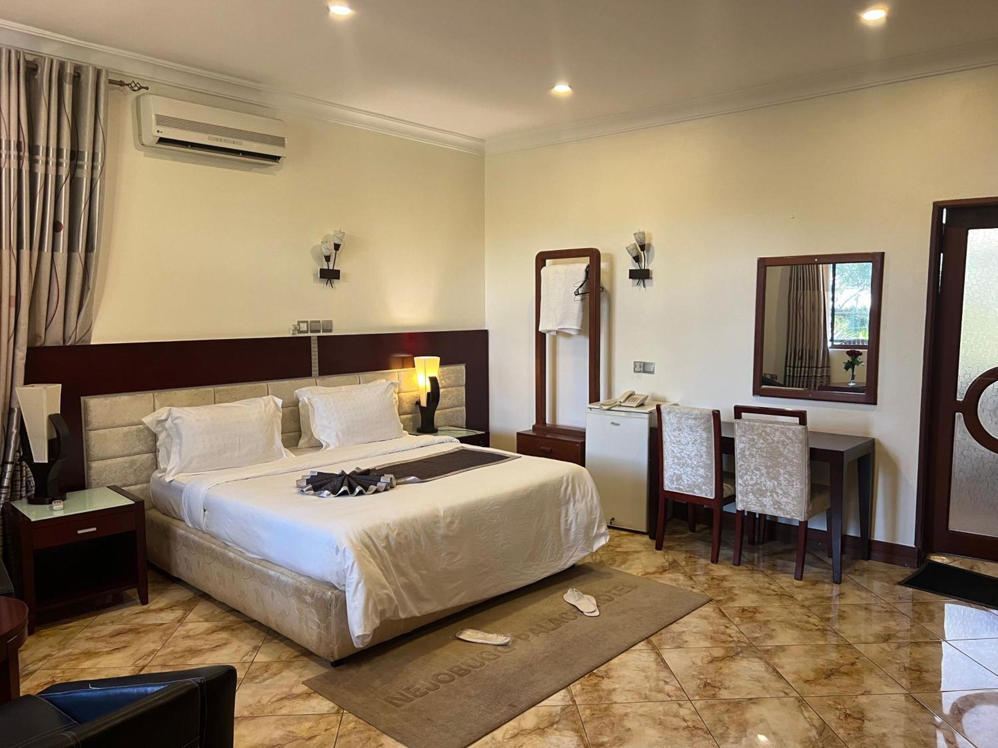Nejobugg Palace Hotel Nkoanrua ภายนอก รูปภาพ