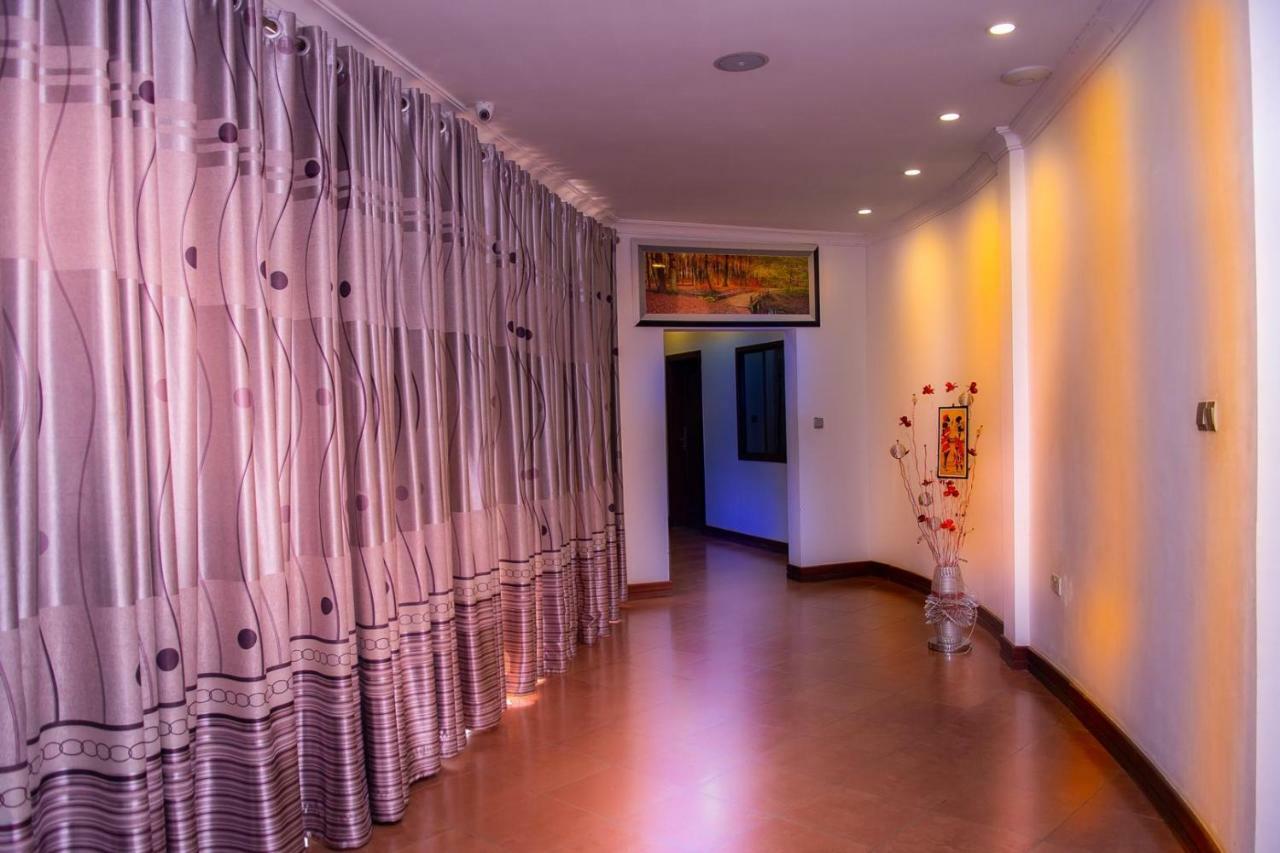 Nejobugg Palace Hotel Nkoanrua ภายนอก รูปภาพ