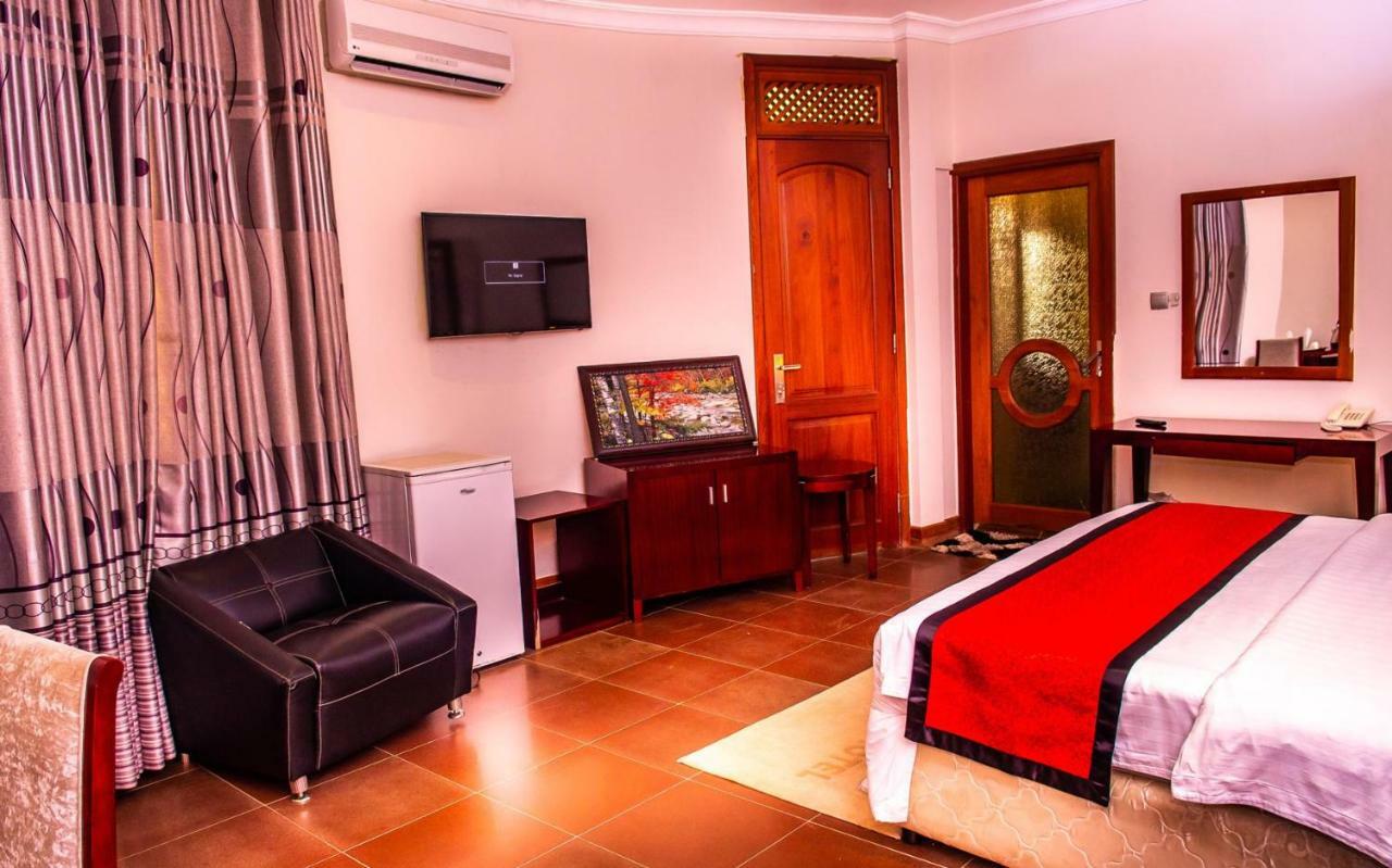 Nejobugg Palace Hotel Nkoanrua ภายนอก รูปภาพ